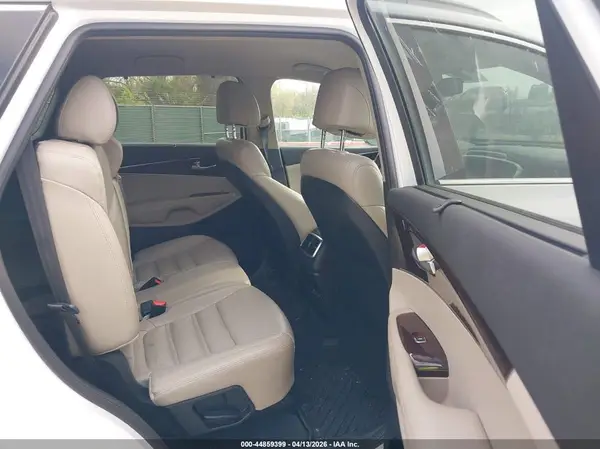 5XYPHDA57HG337604 2017 KIA SORENTO - Image 8