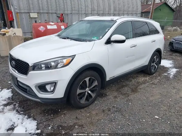 5XYPHDA57JG354733 2018 KIA SORENTO - Image 2