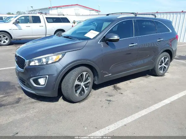 5XYPHDA57JG369135 2018 KIA SORENTO - Image 2