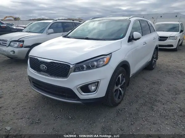 5XYPHDA57JG369880 2018 KIA SORENTO - Image 2