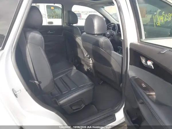 5XYPHDA57JG369880 2018 KIA SORENTO - Image 8