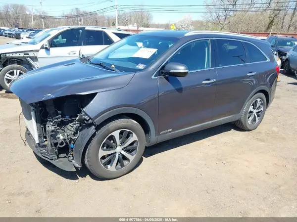 5XYPHDA57JG388378 2018 KIA SORENTO - Image 2