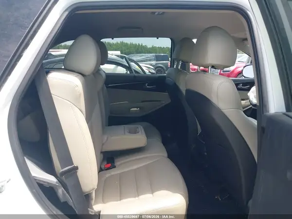 5XYPHDA57JG402022 2018 KIA SORENTO - Image 8