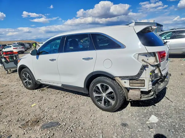 5XYPHDA57JG420892 2018 KIA SORENTO - Image 2