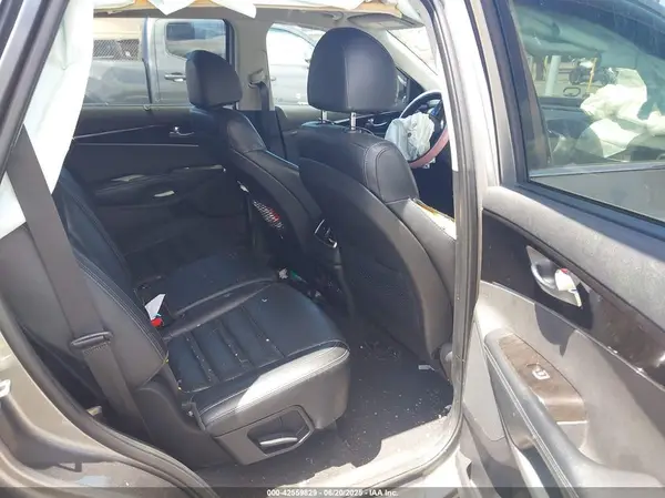 5XYPHDA57JG424716 2018 KIA SORENTO - Image 8