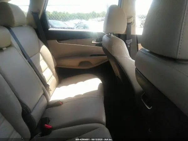 5XYPHDA57KG477885 2019 KIA SORENTO - Image 8