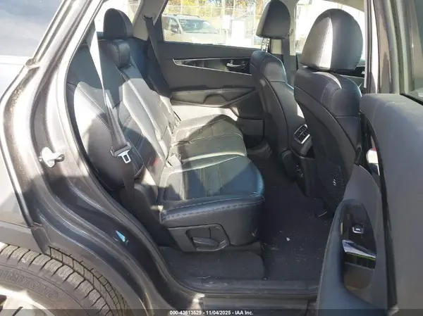5XYPHDA57KG532223 2019 KIA SORENTO - Image 8