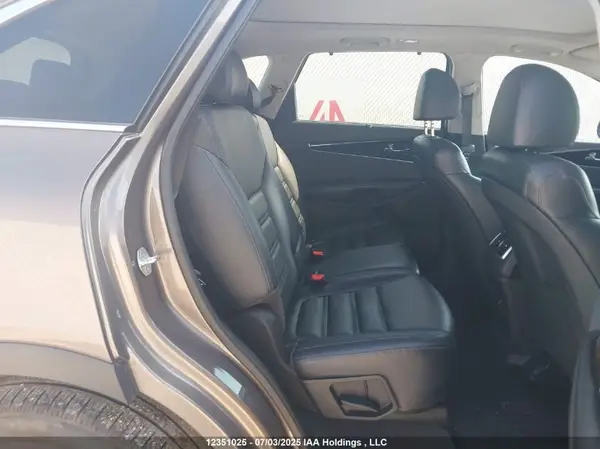 5XYPHDA57KG587965 2019 KIA SORENTO - Image 8