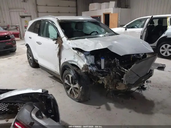 5XYPHDA58GG103051 2016 KIA SORENTO - Image 1