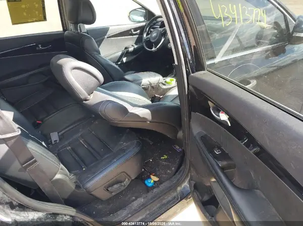 5XYPHDA58GG142044 2016 KIA SORENTO - Image 8