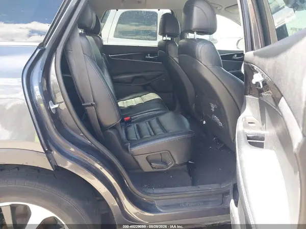 5XYPHDA58HG203605 2017 KIA SORENTO - Image 8