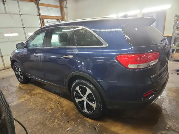 5XYPHDA58HG203717 2017 KIA SORENTO - Image 2