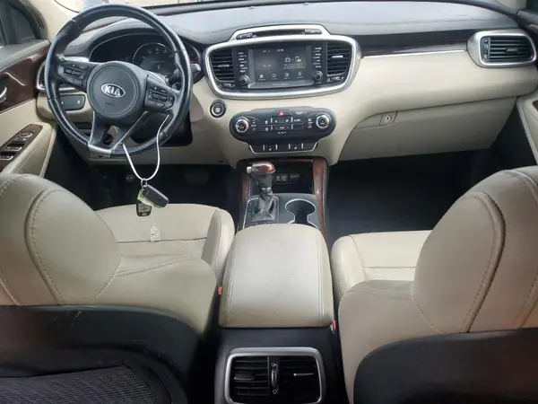 5XYPHDA58HG205029 2017 KIA SORENTO - Image 8