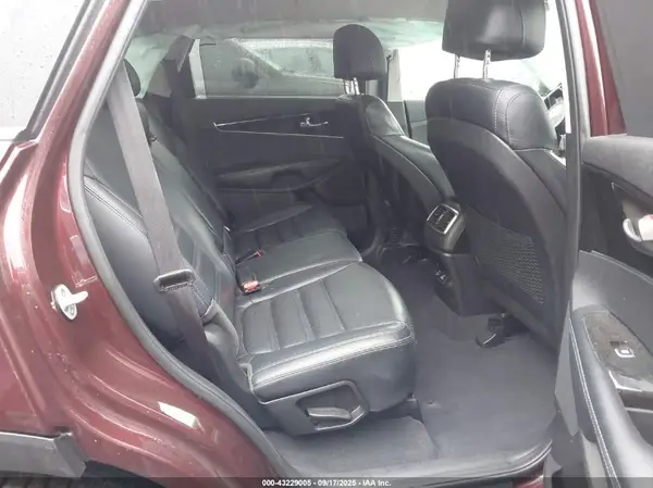 5XYPHDA58HG282953 2017 KIA SORENTO - Image 8