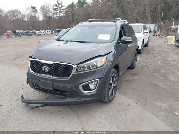 5XYPHDA58HG284444 2017 KIA SORENTO - Image 2