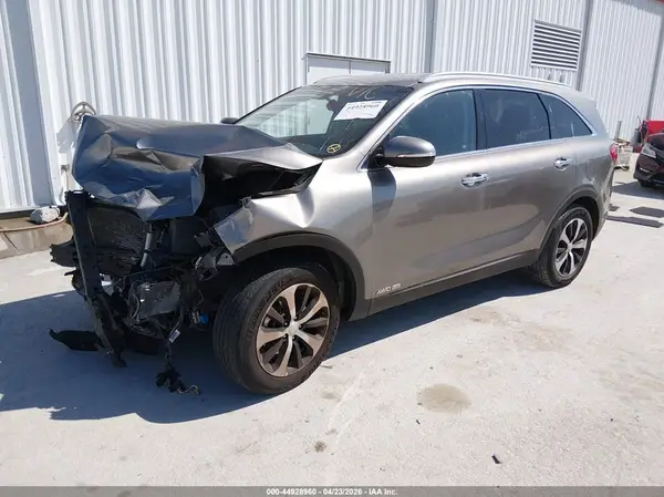 5XYPHDA58HG296741 2017 KIA SORENTO - Image 2