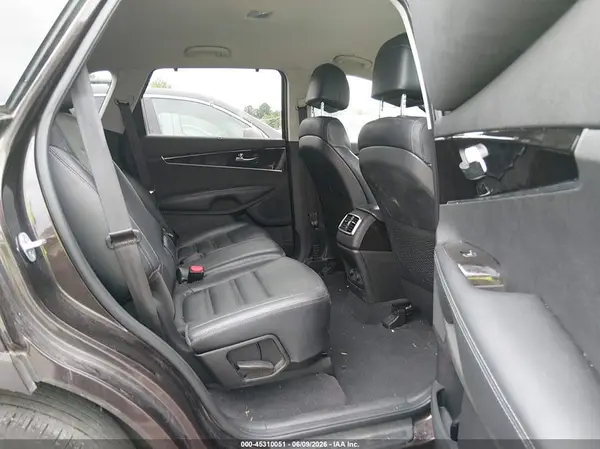 5XYPHDA58HG314834 2017 KIA SORENTO - Image 8