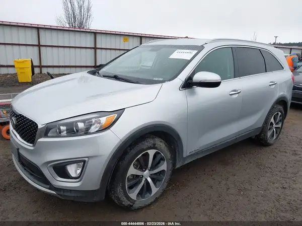 5XYPHDA58HG319077 2017 KIA SORENTO - Image 2