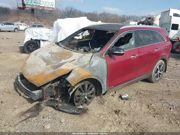 5XYPHDA58JG402093 2018 KIA SORENTO - Image 2