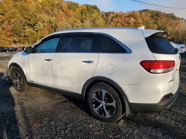 5XYPHDA58JG410923 2018 KIA SORENTO - Image 2