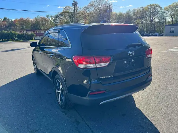 5XYPHDA58JG422943 2018 KIA SORENTO - Image 2
