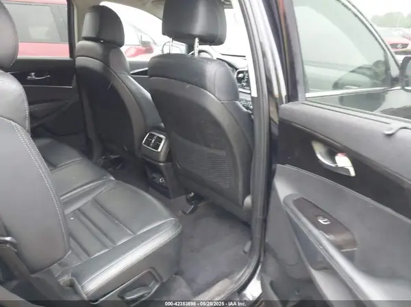 5XYPHDA59HG204228 2017 KIA SORENTO - Image 8