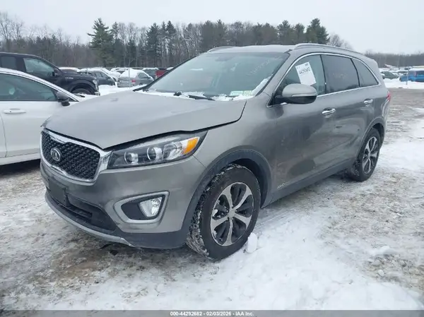 5XYPHDA59HG226813 2017 KIA SORENTO - Image 2