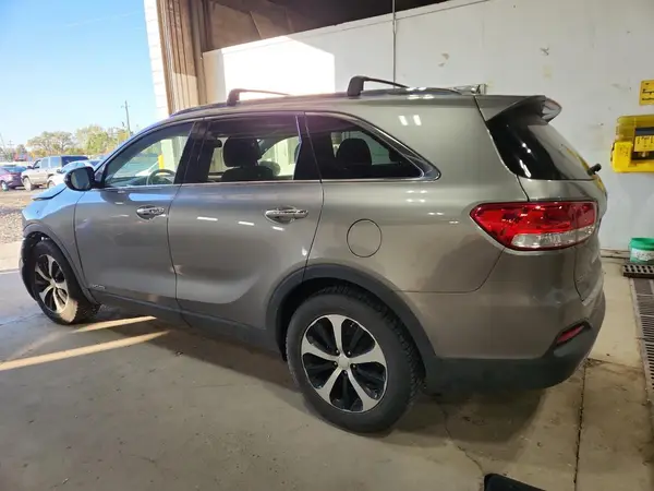 5XYPHDA59HG336938 2017 KIA SORENTO - Image 2