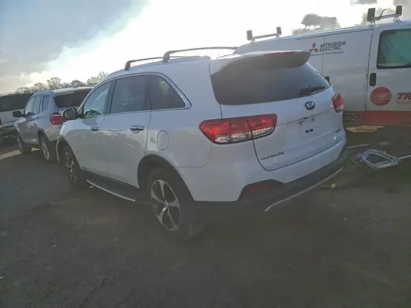 5XYPHDA59JG357942 2018 KIA SORENTO - Image 2