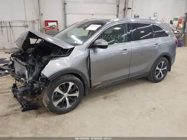 5XYPHDA59JG411563 2018 KIA SORENTO - Image 2