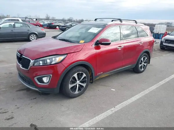 5XYPHDA59JG416584 2018 KIA SORENTO - Image 2