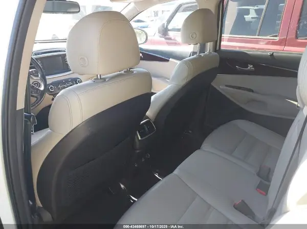 5XYPHDA59JG421333 2018 KIA SORENTO - Image 8