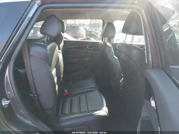 5XYPHDA59KG452986 2019 KIA SORENTO - Image 8
