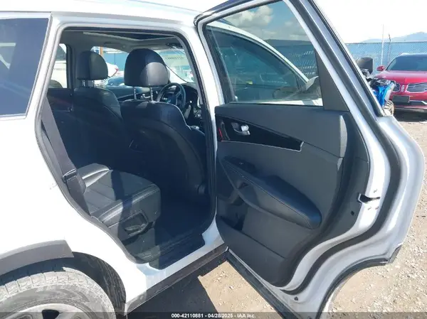 5XYPHDA59KG606743 2019 KIA SORENTO - Image 8