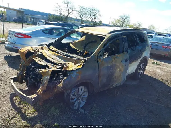 5XYPHDA5XGG004893 2016 KIA SORENTO - Image 2