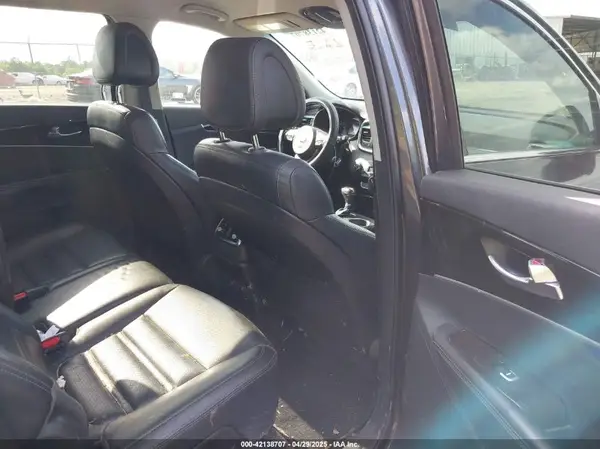 5XYPHDA5XGG083093 2016 KIA SORENTO - Image 8