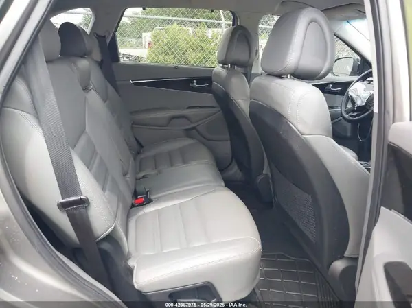 5XYPHDA5XGG155829 2016 KIA SORENTO - Image 8
