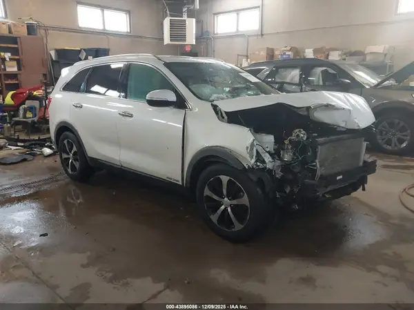 5XYPHDA5XGG159766 2016 KIA SORENTO - Image 1