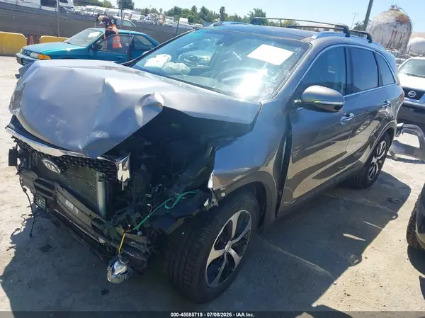 5XYPHDA5XJG430011 2018 KIA SORENTO - Image 2