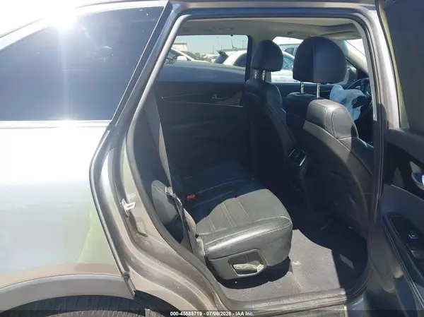 5XYPHDA5XJG430011 2018 KIA SORENTO - Image 8