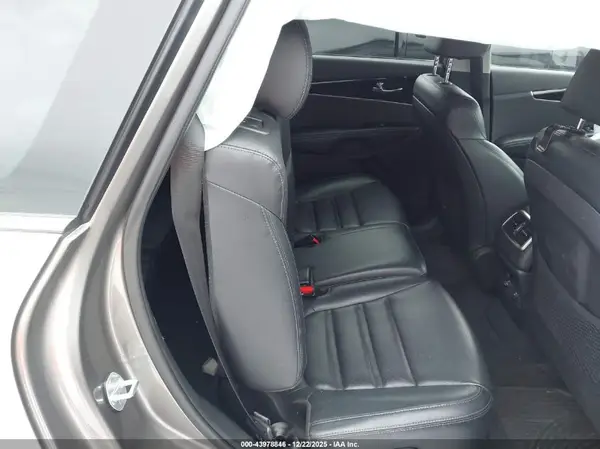 5XYPHDA5XKG529803 2019 KIA SORENTO - Image 8