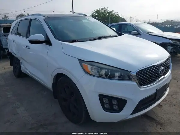 5XYPK4A11GG113967 2016 KIA SORENTO - Image 1