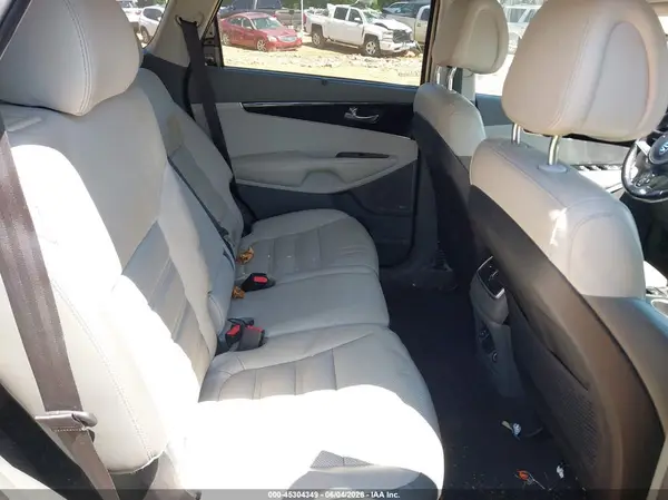 5XYPK4A50GG103725 2016 KIA SORENTO - Image 8
