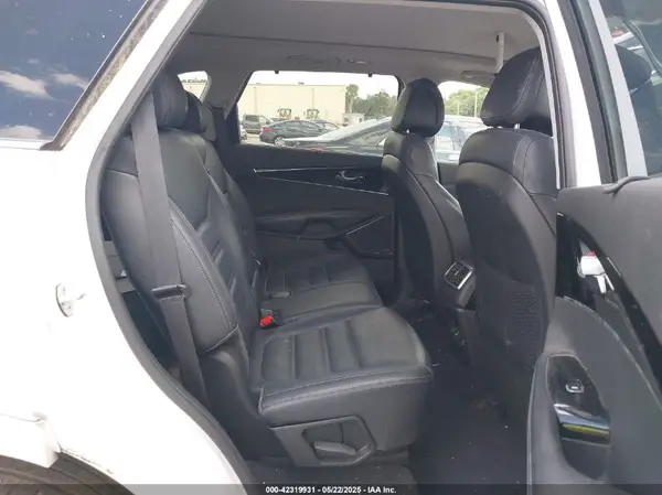 5XYPK4A50GG109816 2016 KIA SORENTO - Image 8