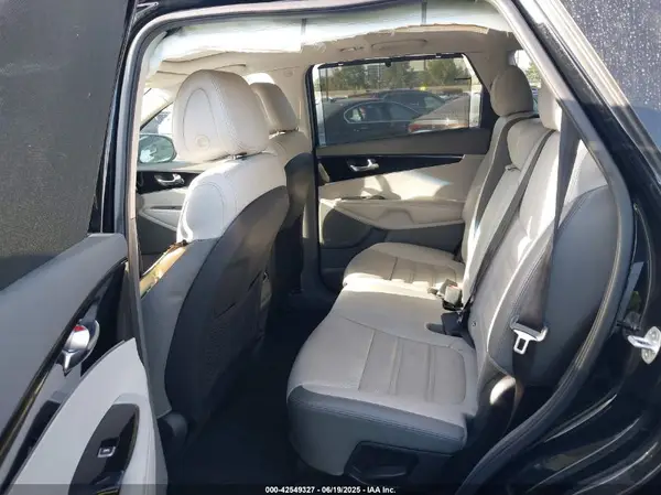 5XYPK4A50GG115809 2016 KIA SORENTO - Image 8