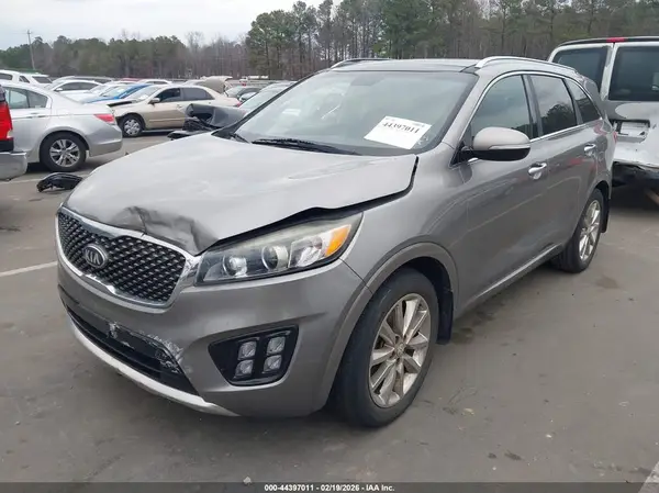 5XYPK4A50GG182622 2016 KIA SORENTO - Image 2