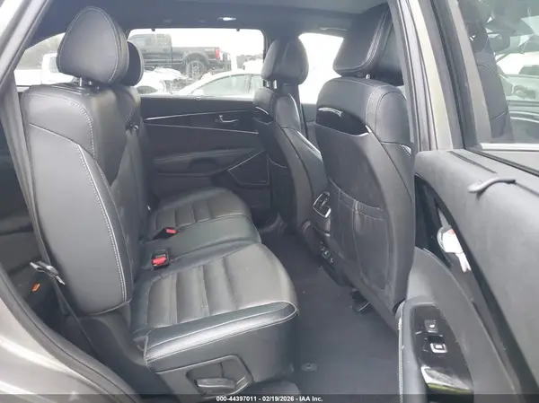 5XYPK4A50GG182622 2016 KIA SORENTO - Image 8