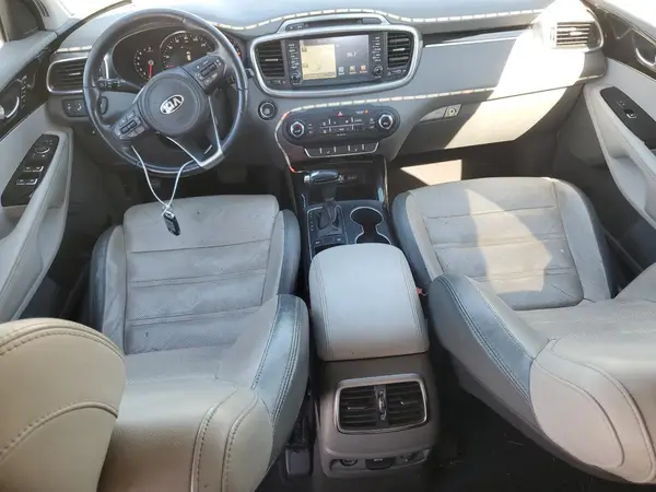 5XYPK4A50HG220786 2017 KIA SORENTO - Image 8