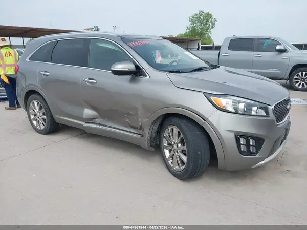 5XYPK4A50HG294872 2017 KIA SORENTO - Image 1
