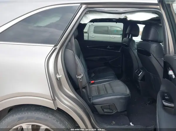 5XYPK4A50HG294872 2017 KIA SORENTO - Image 8